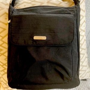 Black Baggallini shoulder or crossbody purse.